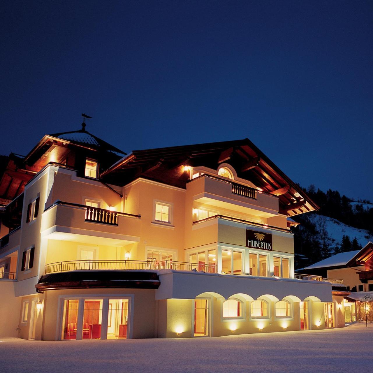 Hotel Hubertus Brixen im Thale Exterior photo